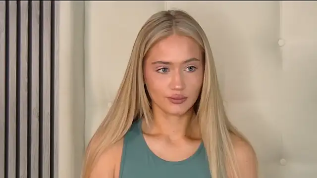 Snapshot of ur_wet_dreams chatting on March 18, 7:08 am ur wet dreams online show from March 18, 7:08 am