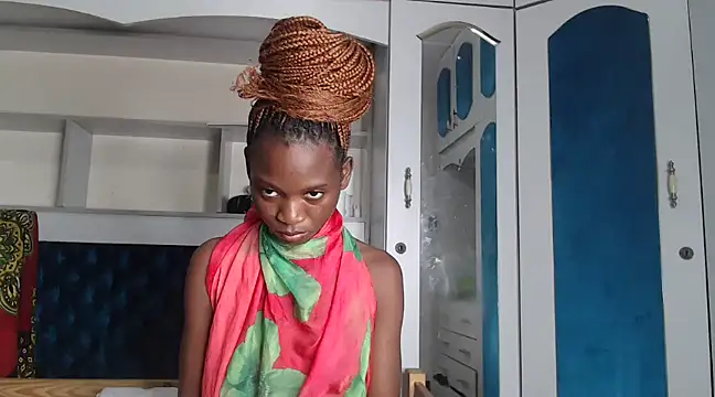 Snapshot of YoungDiva69 chatting on January 31, 7:08 pm YoungDiva69 online show from January 31, 7:08 pm