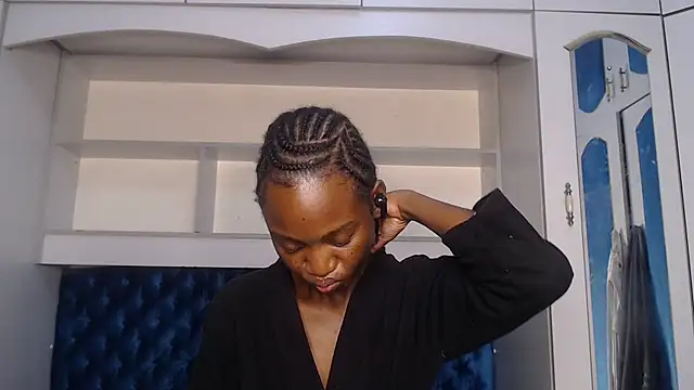 Snapshot of YoungDiva69 chatting on February 27, 11:37 pm YoungDiva69 online show from February 27, 11:37 pm