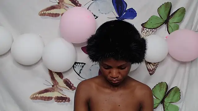 Snapshot of YoungDiva69 chatting on September 9, 9:25 pm YoungDiva69 online show from September 9, 9:25 pm