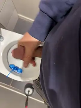 Snapshot of yannusgir33 chatting on February 13, 2:42 pm yannusgir33 online show from February 13, 2:42 pm