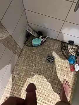 Snapshot of yannusgir33 chatting on March 6, 10:15 pm yannusgir33 online show from March 6, 10:15 pm