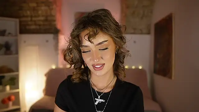 Clara Nia online show from February 22, 7:47 pm