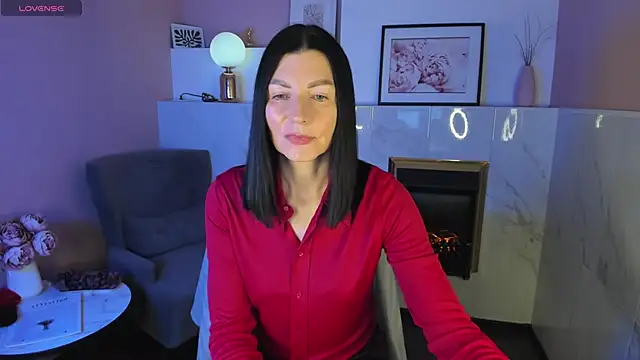 Snapshot of MonicaCheerful chatting on February 5, 5:41 am MonicaCheerful online show from February 5, 5:41 am