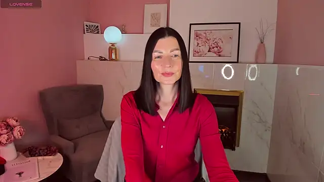 Snapshot of MonicaCheerful chatting on February 5, 8:43 am MonicaCheerful online show from February 5, 8:43 am