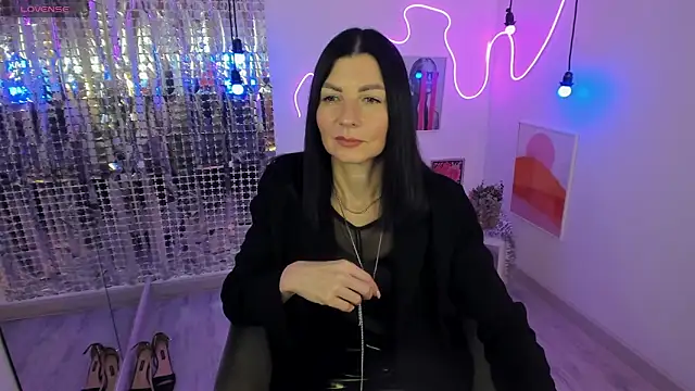 Snapshot of MonicaCheerful chatting on February 8, 5:50 pm MonicaCheerful online show from February 8, 5:50 pm