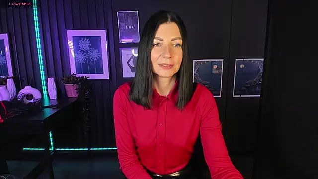 Snapshot of MonicaCheerful chatting on February 9, 10:09 am MonicaCheerful online show from February 9, 10:09 am