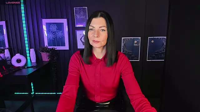 Snapshot of MonicaCheerful chatting on February 9, 4:40 pm MonicaCheerful online show from February 9, 4:40 pm