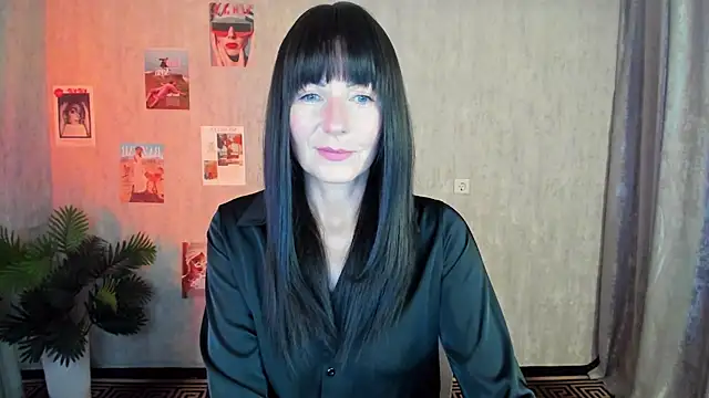 Snapshot of MonicaCheerful chatting on October 3, 12:24 pm MonicaCheerful online show from October 3, 12:24 pm