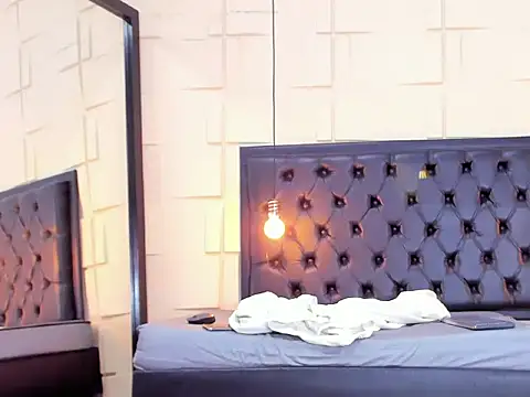 SamanthaMilann online show from February 8, 4:57 pm