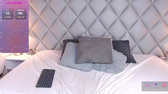 LalyCastro online show from February 28, 7:35 pm