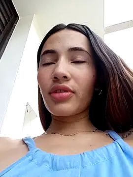 Snapshot of -Nicol chatting on February 18, 1:33 pm -Nicol online show from February 18, 1:33 pm