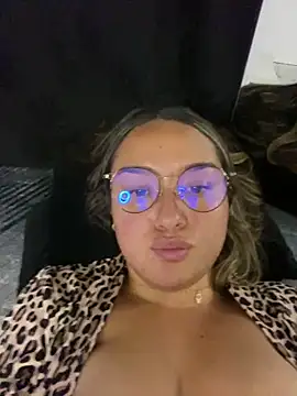 Snapshot of Iam_Cassi chatting on February 18, 12:15 am Iam Cassi online show from February 18, 12:15 am