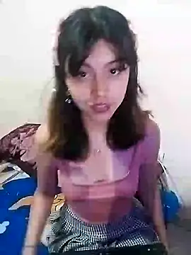 Snapshot of LiLy_kIndly chatting on February 3, 12:58 am LiLy kIndly online show from February 3, 12:58 am