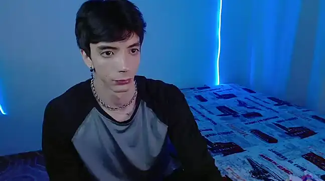 H3ll B0I online show from February 7, 8:11 am