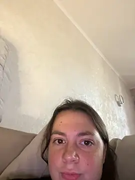 DearAlise online show from October 8, 10:02 am