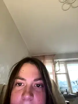 DearAlise online show from October 27, 9:46 am