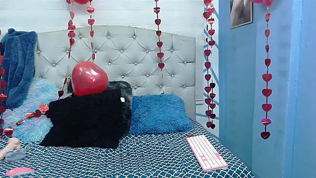 valeria  rouse online show from February 17, 1:32 pm