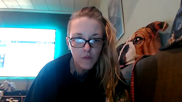 Snapshot of Astrid-Gilbert chatting on January 25, 6:57 pm Astrid-Gilbert online show from January 25, 6:57 pm