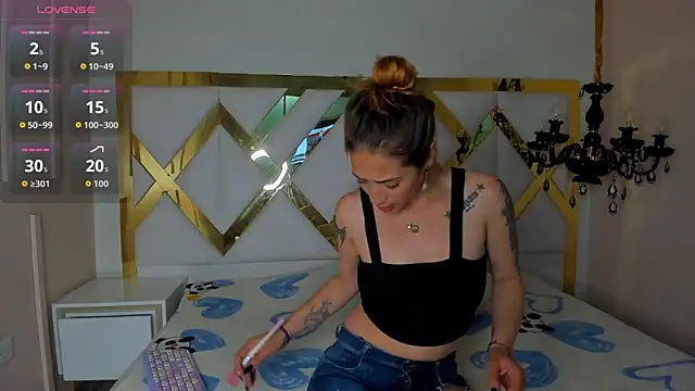 zoe taylorr1 online show from September 16, 4:02 am