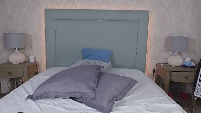 MillaBlis online show from March 3, 7:17 pm