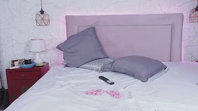 MillaBlis online show from March 17, 11:11 pm