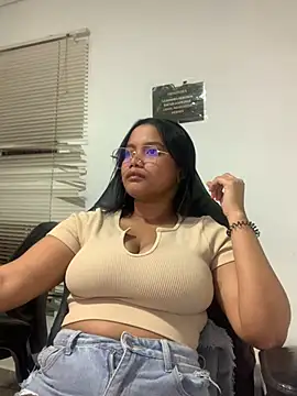 Snapshot of my_cam chatting on February 16, 12:32 pm my cam online show from February 16, 12:32 pm