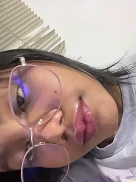 Snapshot of my_cam chatting on February 18, 12:04 am my cam online show from February 18, 12:04 am