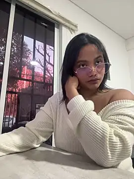 Snapshot of my_cam chatting on February 18, 9:53 pm my cam online show from February 18, 9:53 pm