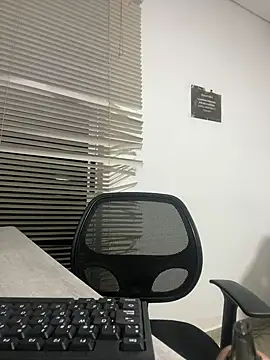 Snapshot of my_cam chatting on March 8, 12:22 am my cam online show from March 8, 12:22 am