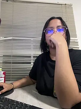 Snapshot of my_cam chatting on March 14, 12:32 am my cam online show from March 14, 12:32 am