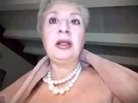 divinaerotica online show from February 3, 10:11 pm