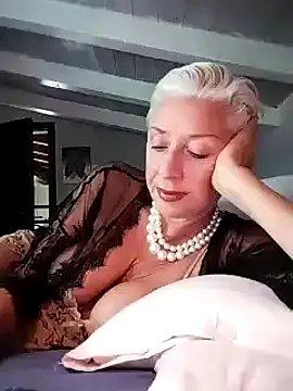 divinaerotica online show from September 9, 1:32 pm