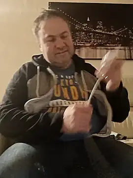 Pourleplasirs online show from February 27, 2:10 am