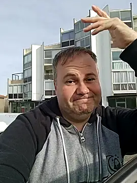 Pourleplasirs online show from November 12, 1:00 pm