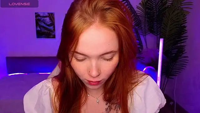 Maya Light online show from October 15, 2:01 am