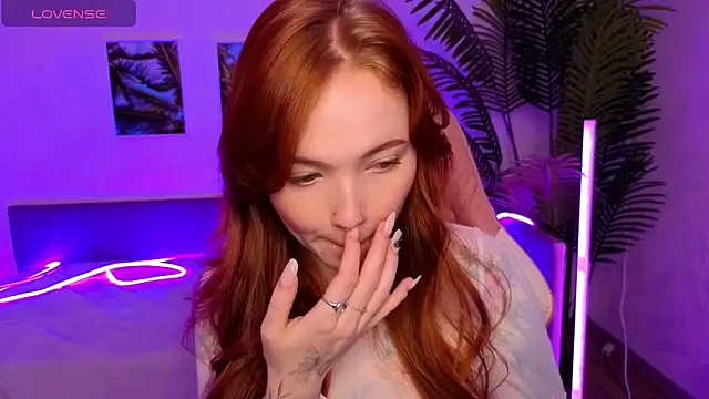 Maya Light online show from October 19, 2:12 am