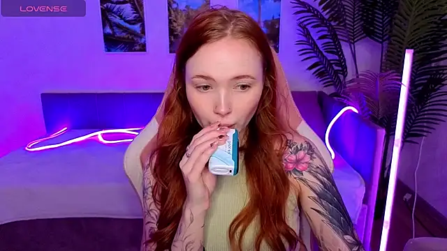 Maya Light online show from October 21, 2:01 am