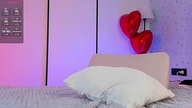 Snapshot of heartseduction chatting on February 14, 5:25 pm heartseduction online show from February 14, 5:25 pm