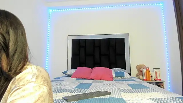 victoriacolin online show from March 22, 10:26 pm