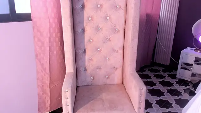 Snapshot of AliDiaz_ chatting on February 15, 7:17 pm AliDiaz online show from February 15, 7:17 pm