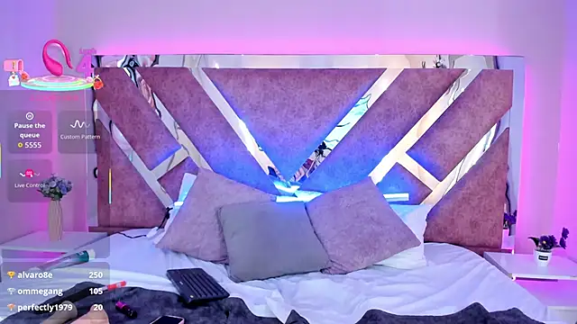 Snapshot of AliDiaz_ chatting on October 18, 7:42 am AliDiaz online show from October 18, 7:42 am