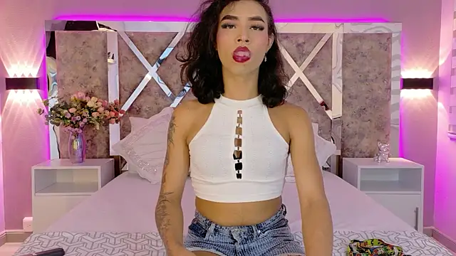 Snapshot of AliDiaz_ chatting on November 23, 7:13 pm AliDiaz online show from November 23, 7:13 pm