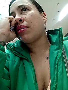 kamila lovee online show from November 18, 7:40 pm