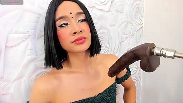 Snapshot of Sarahi_Camila chatting on October 16, 9:16 pm Sarahi Camila online show from October 16, 9:16 pm