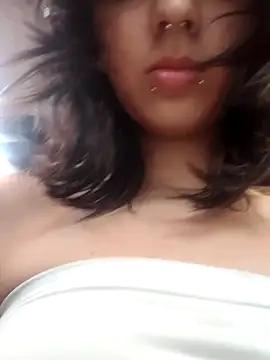 Maiden-Hot online show from March 18, 7:53 pm