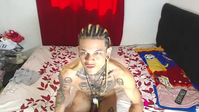 Snapshot of hot_man05 chatting on February 19, 7:27 pm hot man05 online show from February 19, 7:27 pm