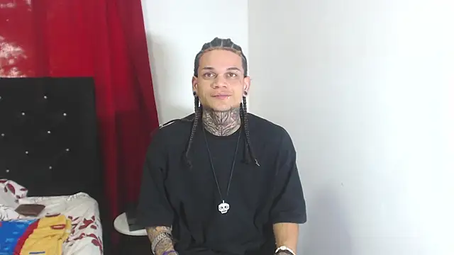 Snapshot of hot_man05 chatting on February 23, 9:48 pm hot man05 online show from February 23, 9:48 pm