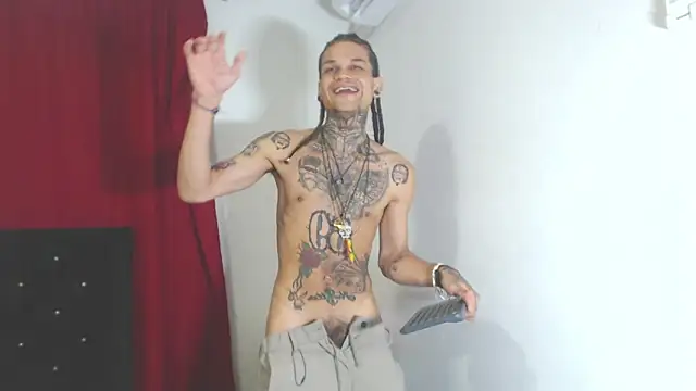 Snapshot of hot_man05 chatting on February 27, 10:04 am hot man05 online show from February 27, 10:04 am