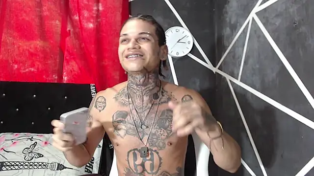 Snapshot of hot_man05 chatting on September 29, 4:01 pm hot man05 online show from September 29, 4:01 pm